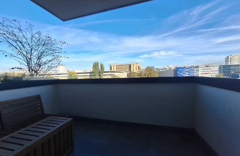 Alquiler de un amplio apartamento de 3 habitaciones, 73 m², centro de Novi Belgrado, Serbia